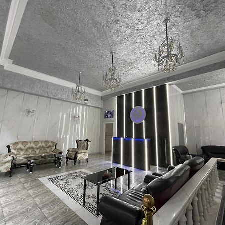 Midcity Hostel Ереван Екстериор снимка