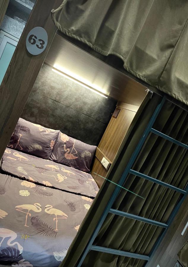 Midcity Hostel Ереван Екстериор снимка